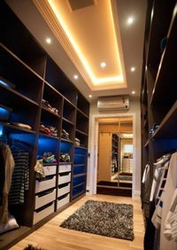 Большая открытая гардеробная комната с комбинированным наполнением Кемерово