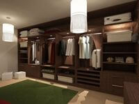 Классическая гардеробная комната из массива с подсветкой Кемерово